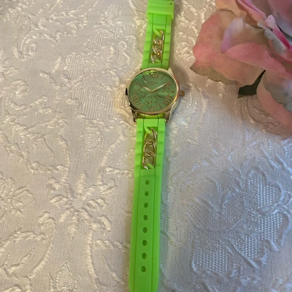🥀Women’s Dgjud Silicone Roman Numeral Chained Watch